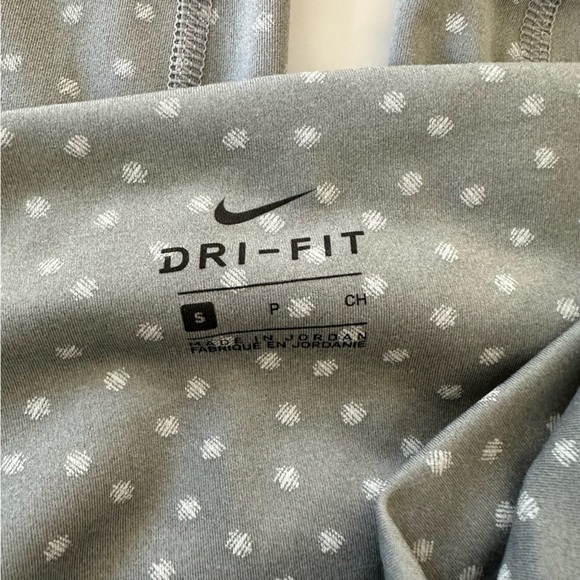 Nike Women’s Small Dri Fit Gray Polka Yoga Twist Front 7/8 Leggings - Picture 5 of 8
